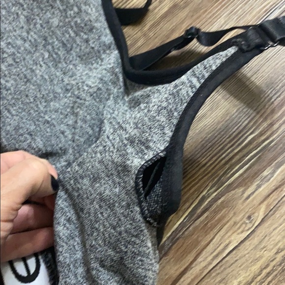 BEBE grey sports bra Size M - Picture 5 of 8